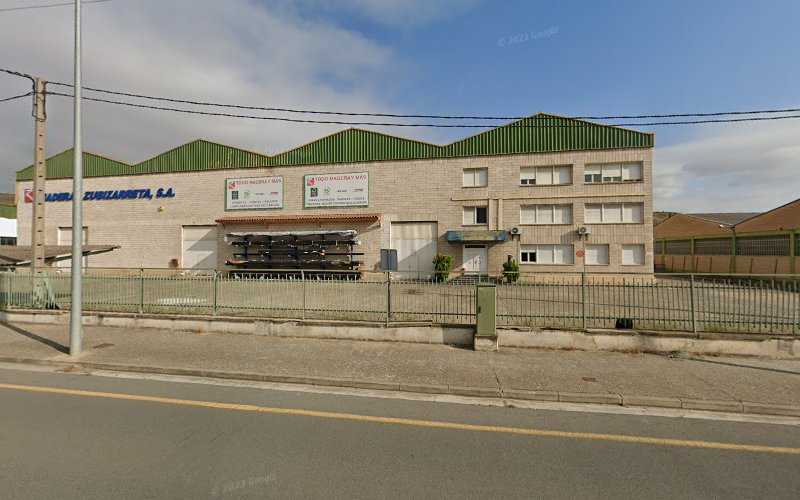 Fotografia tomada fuera de Maderas Zubizarreta, S.A. - Establecimiento de venta de madera en Logroño, La Rioja