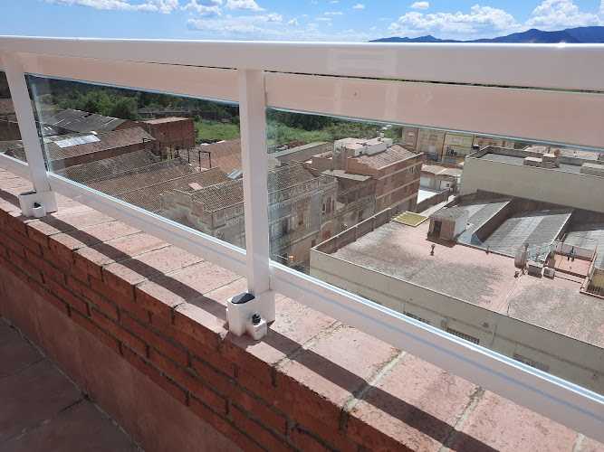 Fotografia tomada fuera de Aluminios D.S.L - Carpintería metálica y de aluminio en Valls, Tarragona