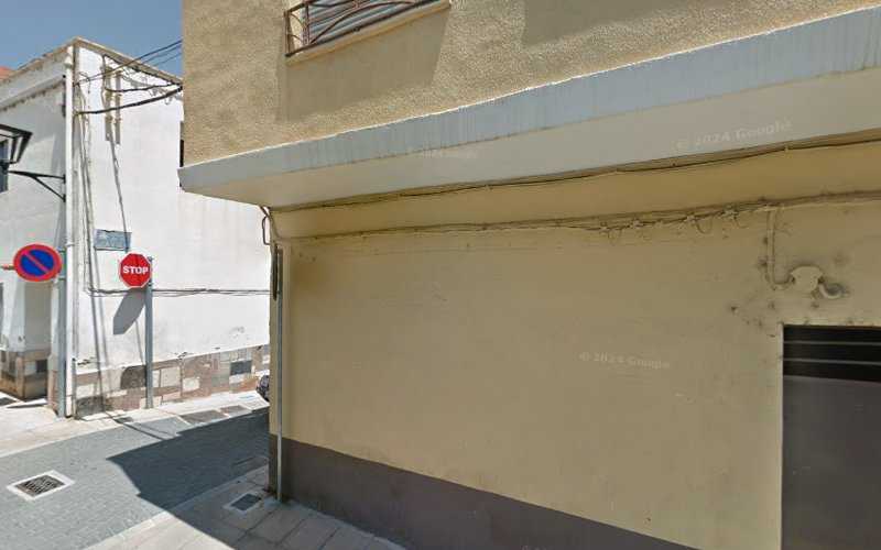 Fotografia tomada fuera de Carpintería de Madera Rogelio - Carpintero en Torreblanca, Castellón