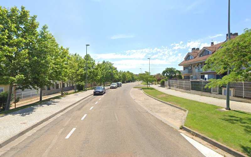 Fotografia tomada fuera de Estampaciones Román - Carpintería metálica y de aluminio en Utebo, Zaragoza