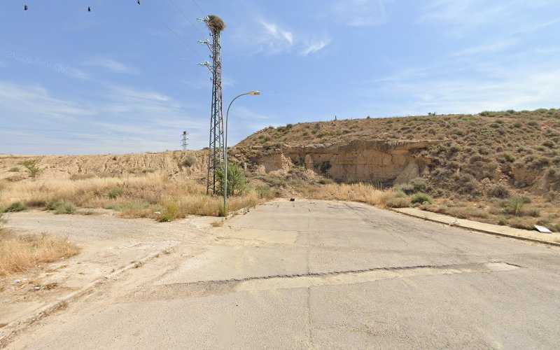 Fotografia tomada fuera de Parquet Tarima Y Laminados Install Sl - Servicio de instalación de suelos de madera en Huesca, Huesca