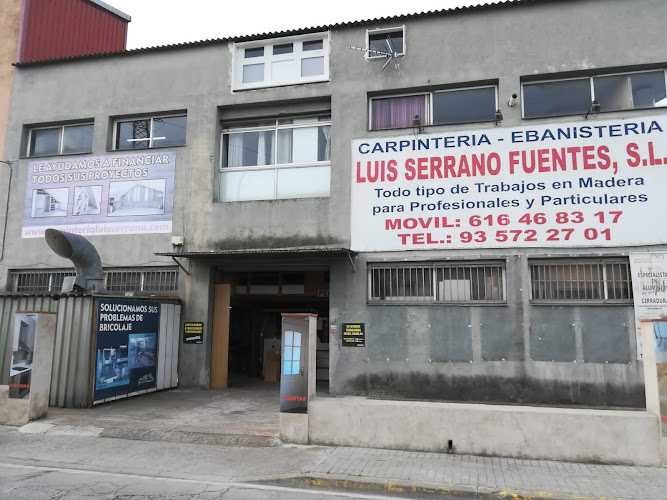 Fotografia tomada fuera de Carpinteria - Ebanisteria Luis Serrano Fuentes, S.L. - Treballador de la fusta en Montornés del Vallés, Barcelona