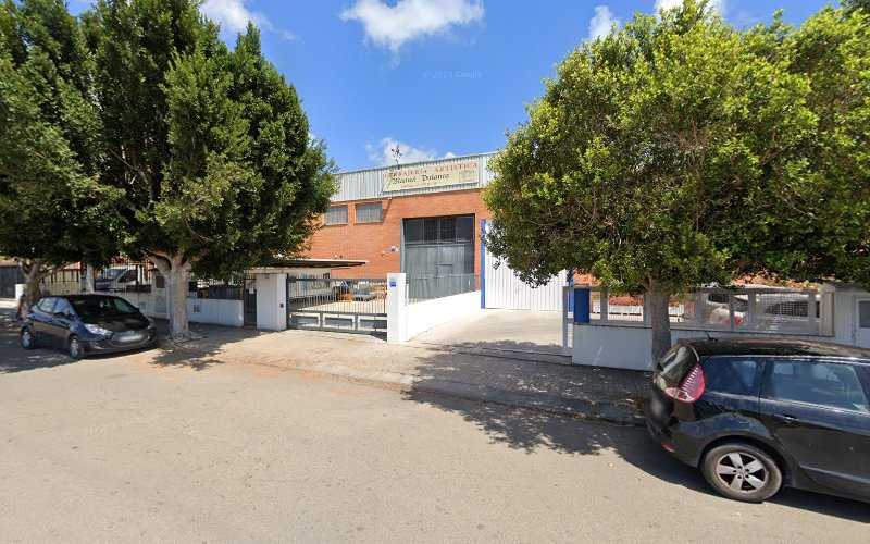 Fotografia tomada fuera de Cerrajeria Palanca - Carpintería metálica y de aluminio en Moncada, Valencia