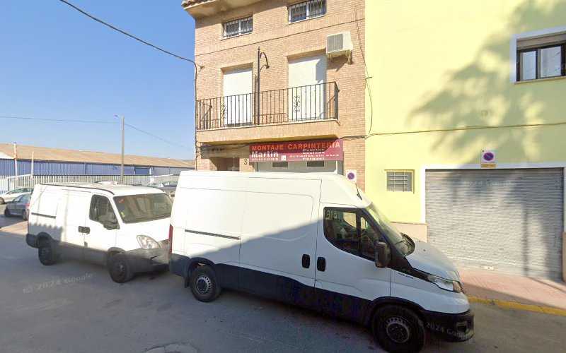 Fotografia tomada fuera de Montaje Carpinteria Martin - Carpintero en Museros, Valencia