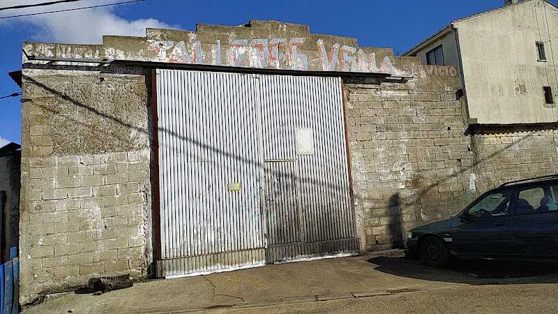 Fotografia tomada fuera de Talleres vidriales - Taller mecánico en Santibáñez de Vidriales, Zamora