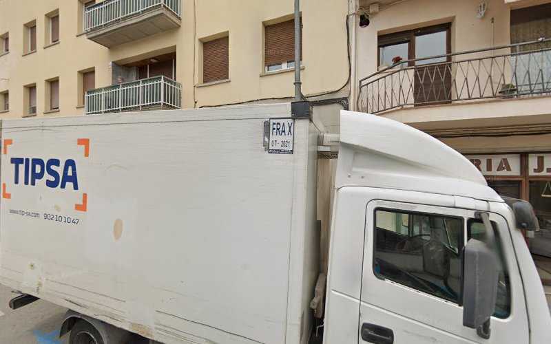 Fotografia tomada fuera de J J J J Font Fusters SL - Establecimiento de venta de madera en Santa Coloma de Farners, Girona