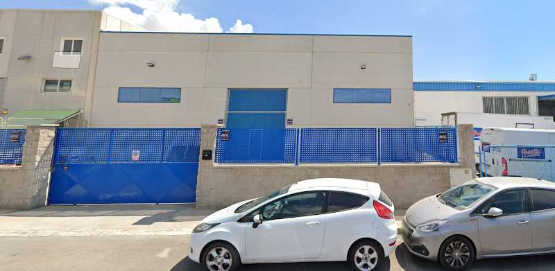 Fotografia tomada fuera de Pergocristal - Carpintería metálica y de aluminio en San Vicente del Raspeig, Alicante