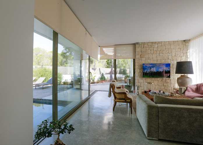 Fotografia tomada fuera de ALUMAP - Carpintería metálica y de aluminio en San Vicente del Raspeig, Alicante