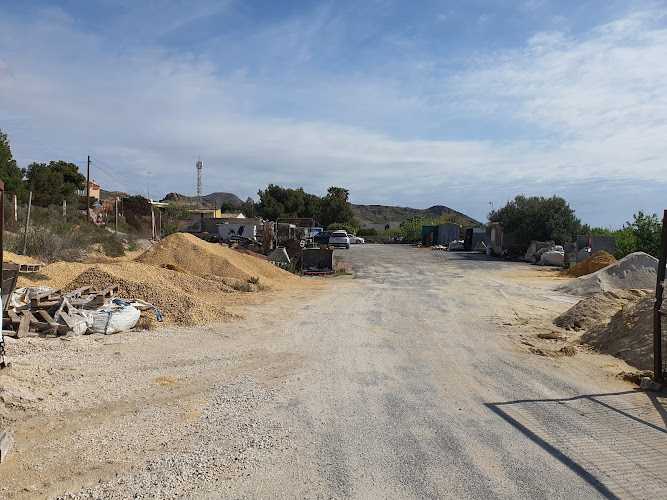 Fotografia tomada fuera de Rabosa - Establecimiento de venta de madera en San Vicente del Raspeig, Alicante