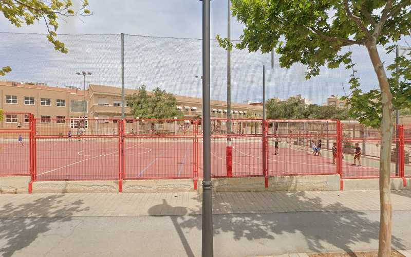 Fotografia tomada fuera de Metalicas Alberola - Carpintería metálica y de aluminio en San Vicente del Raspeig, Alicante