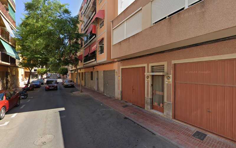 Fotografia tomada fuera de Maria Isabel Baeza Lopez - Carpintería metálica y de aluminio en San Vicente del Raspeig, Alicante