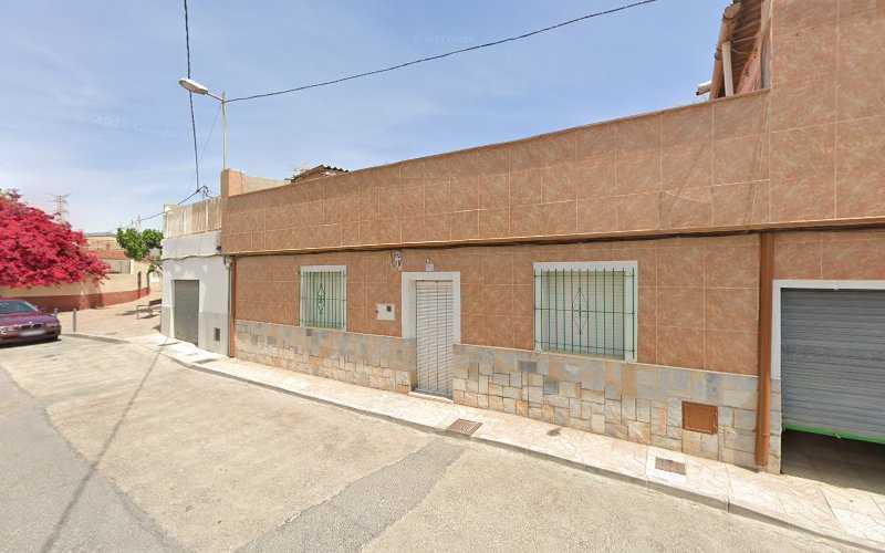 Fotografia tomada fuera de Espaciocarpa - Carpintería metálica y de aluminio en San Vicente del Raspeig, Alicante