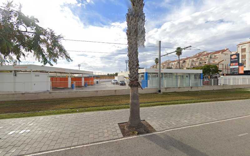 Fotografia tomada fuera de Interalual, S.L. - Carpintería metálica y de aluminio en San Vicente del Raspeig, Alicante