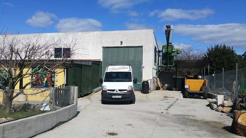 Fotografia tomada fuera de Carpintería Fontán - Carpintería en Porto do Son, A Coruña