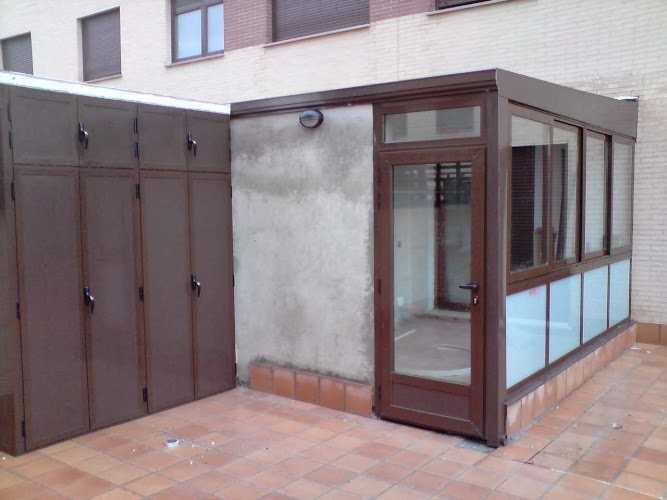 Fotografia tomada fuera de Carpinteria Aluminios Ideal - Carpintería metálica y de aluminio en San Fernando de Henares, Madrid
