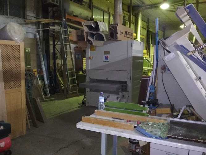 Fotografia tomada fuera de Carpinteria Herederos de Cárdenas - Carpintería en Dos Hermanas, Sevilla