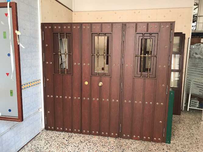 Fotografia tomada fuera de Cristalería San Pablo s,l. - Carpintería metálica y de aluminio en Dos Hermanas, Sevilla