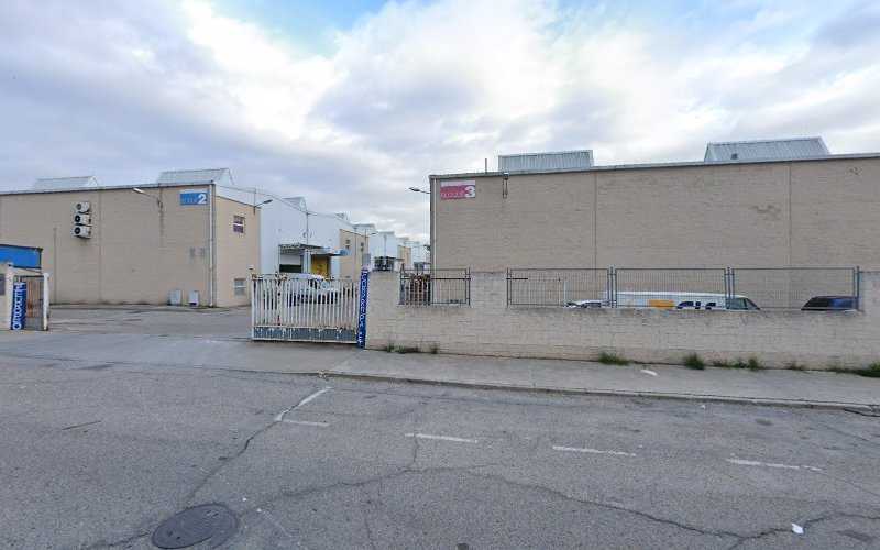 Fotografia tomada fuera de Carpintería de Aluminio Persalum - Servicio de instalación de ventanas en Getafe, Madrid