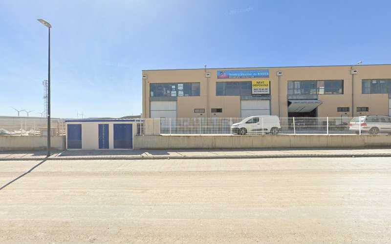 Fotografia tomada fuera de Laborda Tabiques Modulares Y Aluminio Sl - Carpintería metálica y de aluminio en Cartuja Baja, Zaragoza