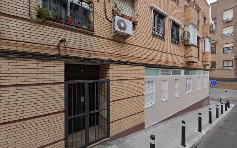 Fotografia tomada fuera de Elias Blanco Rios - Carpintería metálica y de aluminio en Madrid, Madrid