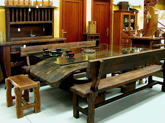 Fotografia tomada fuera de Artesanía Patry S.L. - Tienda de objetos de mimbre en Babilafuente, Salamanca