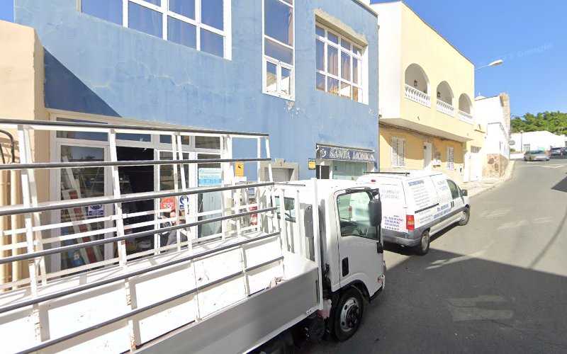 Fotografia tomada fuera de Aluminio Santa Mónica - Carpintería metálica y de aluminio en Aldea Blanca, Las Palmas