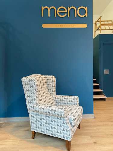 Fotografia tomada fuera de Tapiceria Mena - Tapicería en Donostia-San Sebastian, Guipúzcoa