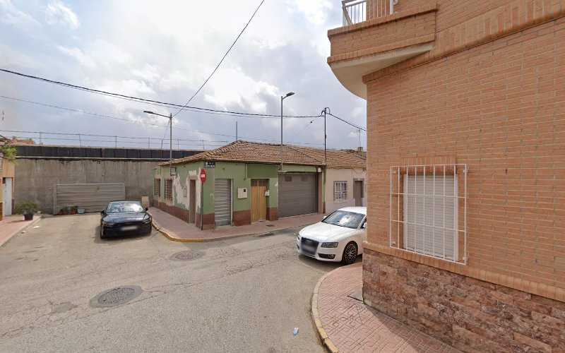 Fotografia tomada fuera de Ferez e Hijos S.L - Fábrica de muebles en Alcantarilla, Murcia