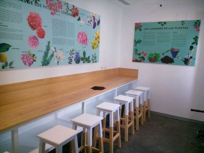 Fotografia tomada fuera de Ebanisteria Hermanos Salamanca - Fábrica de muebles en Córdoba, Córdoba