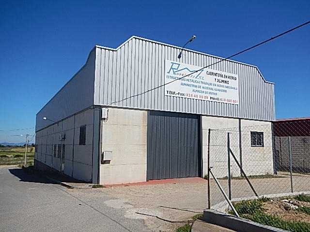 Fotografia tomada fuera de METAELEC - Carpintería metálica y de aluminio en Alburquerque, Badajoz
