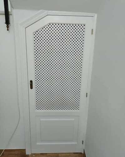 Fotografia tomada fuera de Carpintería El Pollín - Constructor en Herrera, Sevilla