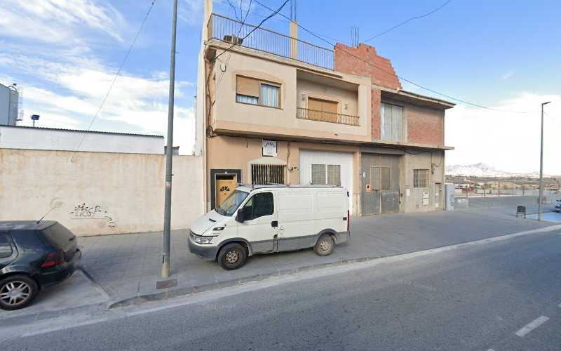Fotografia tomada fuera de Metálicas Gomariz - Carpintería metálica y de aluminio en Fortuna, Murcia