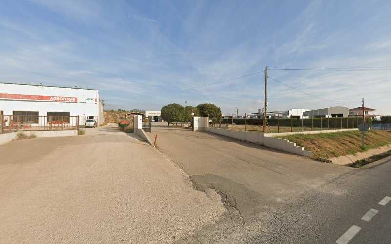 Fotografia tomada fuera de Forestaciones Caravaca, S.L. - Empresa maderera en Caravaca de la Cruz, Murcia