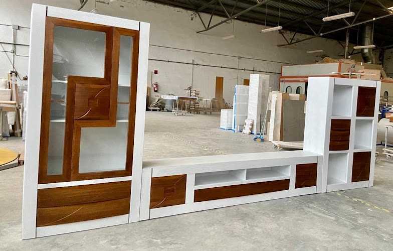 Fotografia tomada fuera de Valle Mobiliario - Fábrica de muebles en Cabañas de la Sagra, Toledo