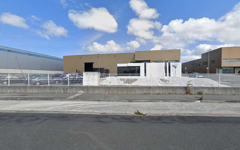 Fotografia tomada fuera de Inaval Grupo Candido Hermida - Carpintería metálica y de aluminio en Narón, A Coruña