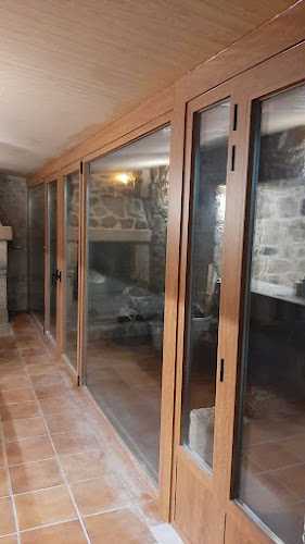 Fotografia tomada fuera de TOP VENTANA TIENDA MOAÑA - Comercio en Moaña, Pontevedra