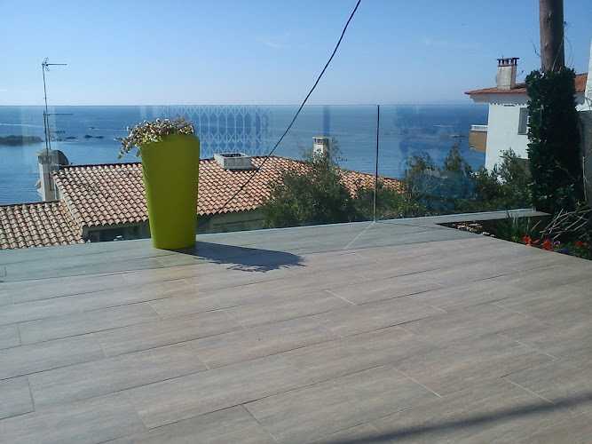 Fotografia tomada fuera de Alumar - Carpintería metálica y de aluminio en Marzà, Girona