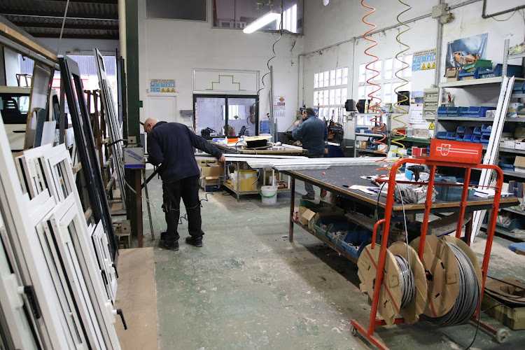 Fotografia tomada fuera de Carpintería Metálica Esvi - Carpintería metálica y de aluminio en Mahón, Baleares