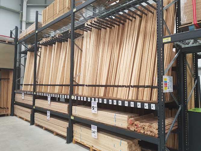 Fotografia tomada fuera de Nura Home. Madera y bricolaje - Establecimiento de venta de madera en Mahón, Baleares