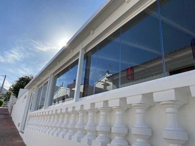 Fotografia tomada fuera de i-pe instalaciones - Carpintería metálica y de aluminio en Mahón, Baleares