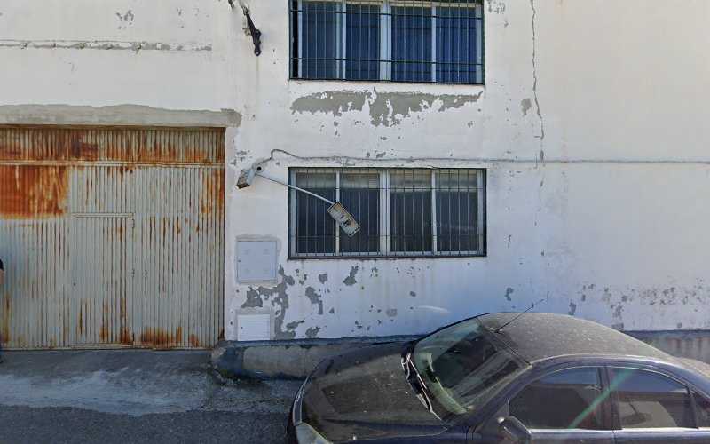 Fotografia tomada fuera de Jiménez y Cubero, S.L. - Carpintería metálica y de aluminio en Luque, Córdoba