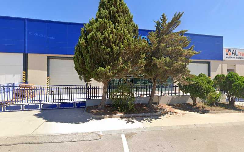 Fotografia tomada fuera de Alugom Lorca - Carpintería metálica y de aluminio en Lorca, Murcia