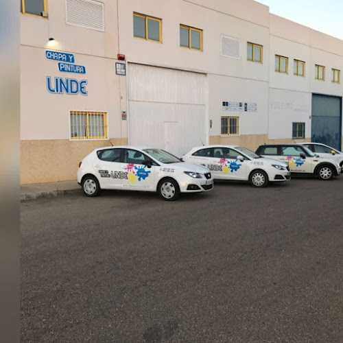 Fotografia tomada fuera de CHAPA Y PINTURA LINDE - Taller de chapa y pintura en Lobón, Badajoz