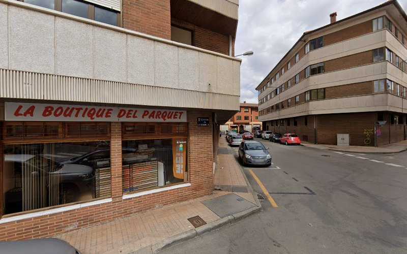Fotografia tomada fuera de La Boutique del Parquet Soriana S.L. - Servicio de instalación de suelos de madera en Soria, Soria