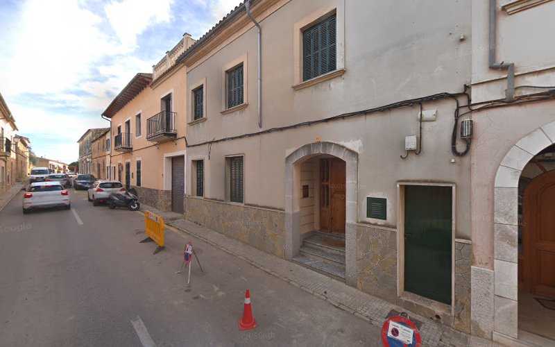 Fotografia tomada fuera de FUSTERIA EBENISTERIA TOMEU MESTRE SRL. - Fábrica de muebles en Sineu, Baleares