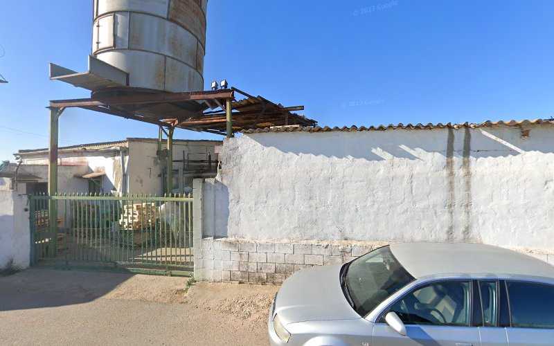 Fotografia tomada fuera de Modesto Gomez - Carpintería en Silla, Valencia