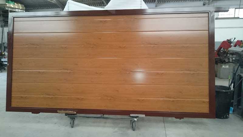 Fotografia tomada fuera de Talleres Bellota S. L. - Carpintería metálica y de aluminio en Serra, Valencia