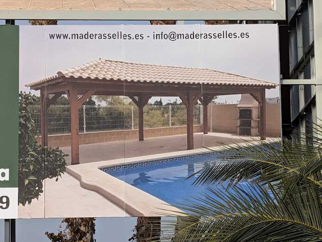 Fotografia tomada fuera de Maderas Sellés - Constructor en Fabraquer, Alicante
