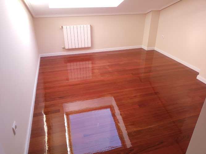 Fotografia tomada fuera de Pinturas Sarón S.L. - Pintor en Sarón, Cantabria