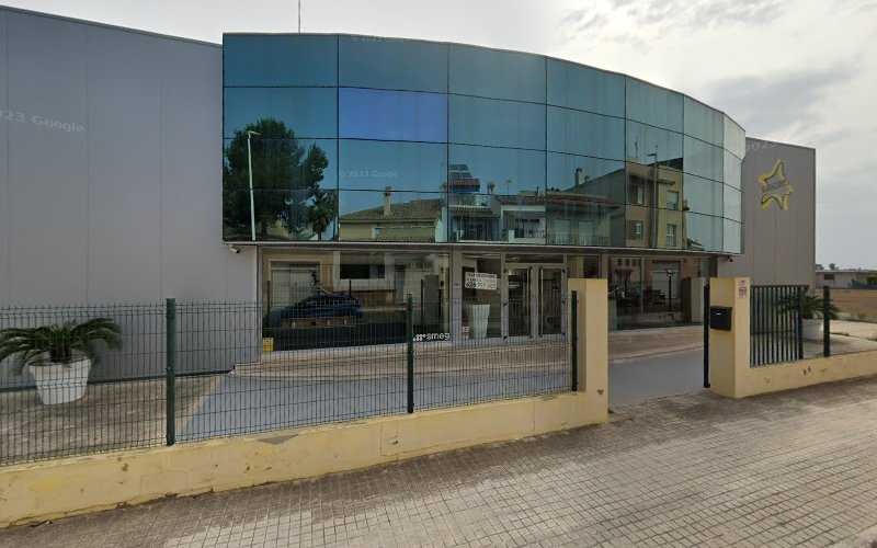 Fotografia tomada fuera de Maracuines S.L - Fábrica de muebles en Riola, Valencia